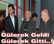 Gülerek Geldi Gülerek Gitti