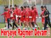 Her şeye rağmen işlerini yapıyorlar