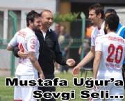 Mustafa Uğur'a Sevgi Seli