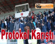 Protokol Karıştı