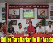 Güller Taraftarlar İle Bir Arada