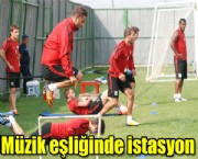 Müzik eşliğinde istasyon