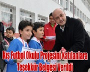 Kış Futbol Okulu Projesini Katılanlara Teşekkür Belgesi Verildi