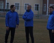 Yüzü Gülüyor Aklıda Başka Yerde