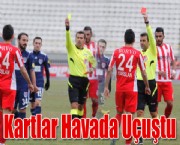 Kartlar Havada Uçuştu