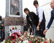 İzzet Baysal'ı Unutmadılar