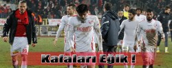Kafaları Eğik !
