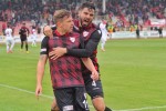 Gole Sevindi Hemde Tepkisini Gösterdi.