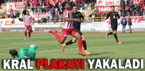 KRAL YARIŞINI BIRAKMIYOR
