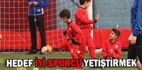 BOLUSPOR FUTBOL OKULUNDA KAYITLAR SÜRÜYOR