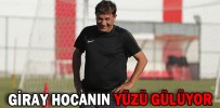 GİRAY HOCANIN YÜZÜ GÜLÜYOR