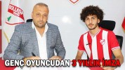 GENÇ OYUNCUDAN 3 YILLIK İMZA