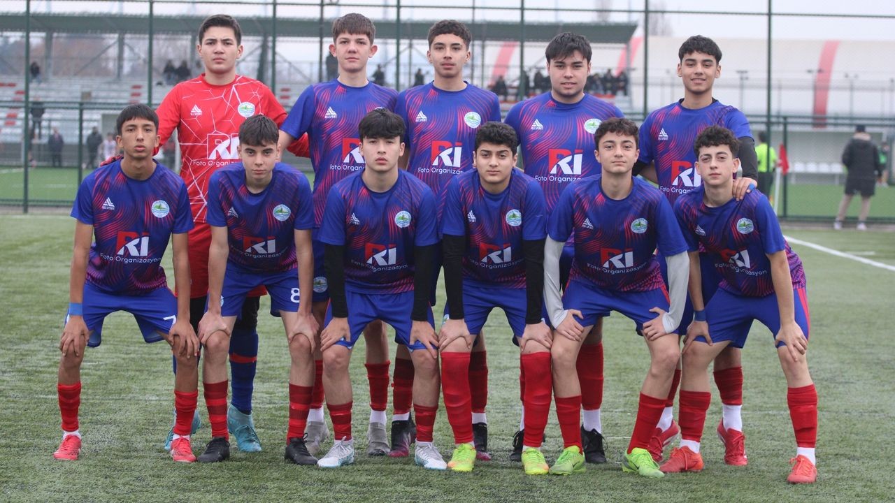 Furkan Can Şov! Kıbrıscıkspor Zirve Takibini Sürdürüyor Furkan Can Şov! Kıbrıscıkspor Zirve Takibini Sürdürüyor